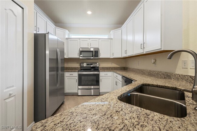 Foto del edificio - 4244 Lemongrass Dr