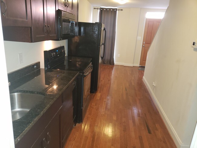 Foto del edificio - 437 Pitman Pl