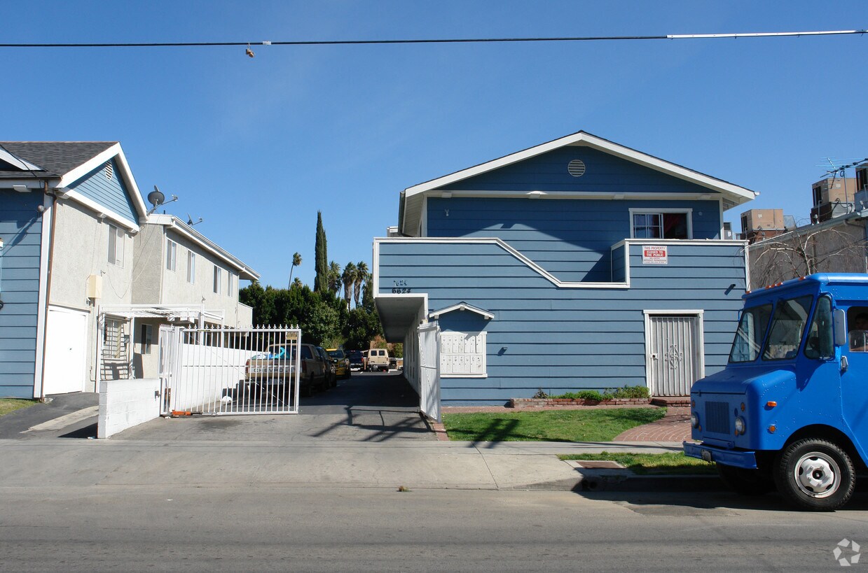 Building Photo - 6624 Sylmar Ave