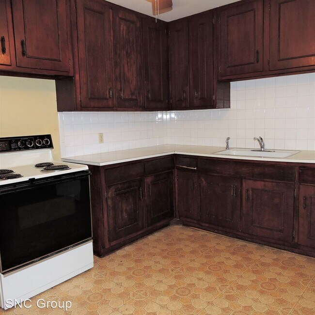 Building Photo - 2 br, 1 bath House - 2240 S Wichita St.