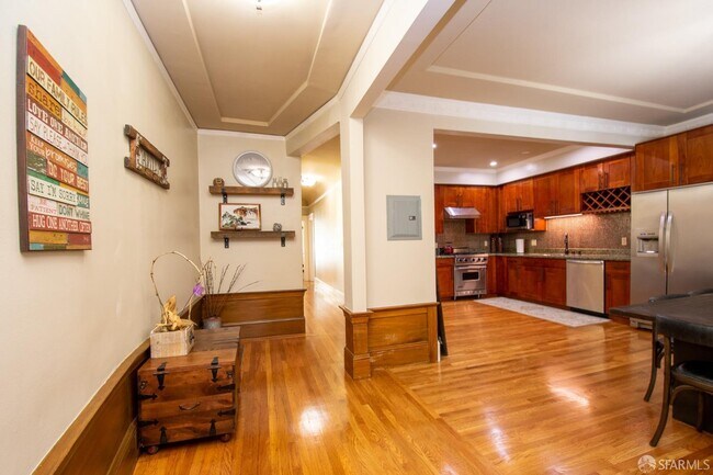 Building Photo - 1445 Lombard St