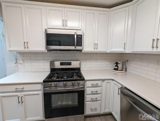 Foto del edificio - 259 Hampshire Ct