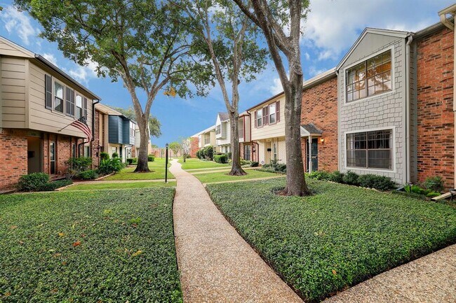 Foto del edificio - 10374 Longmont Dr