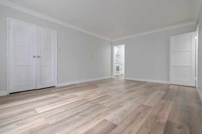 Foto del edificio - 3254 James M Wood Blvd