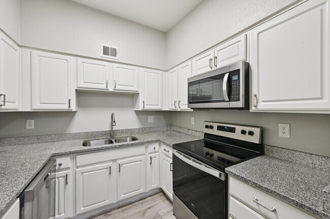 Foto del edificio - Cornell Apartments