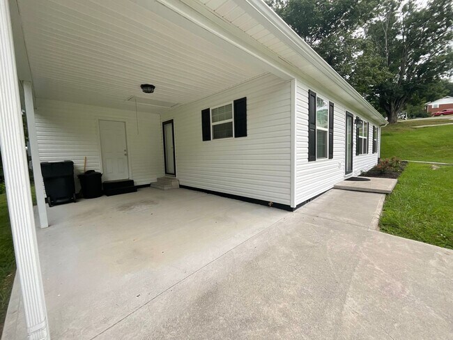 Foto del edificio - Short term - Clean and tidy 3 bedroom/1 bath near Cherokee Park