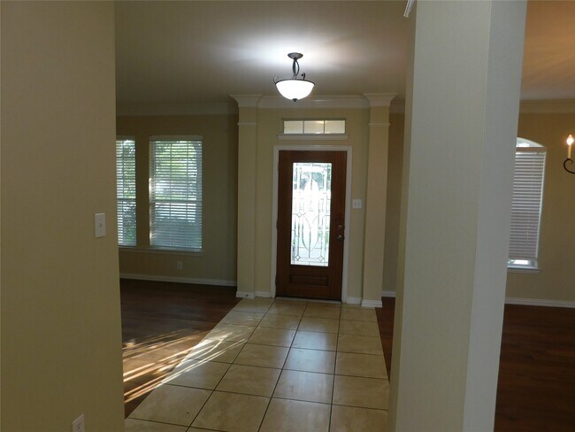 Foto del edificio - 5527 Baron Ridge Ln