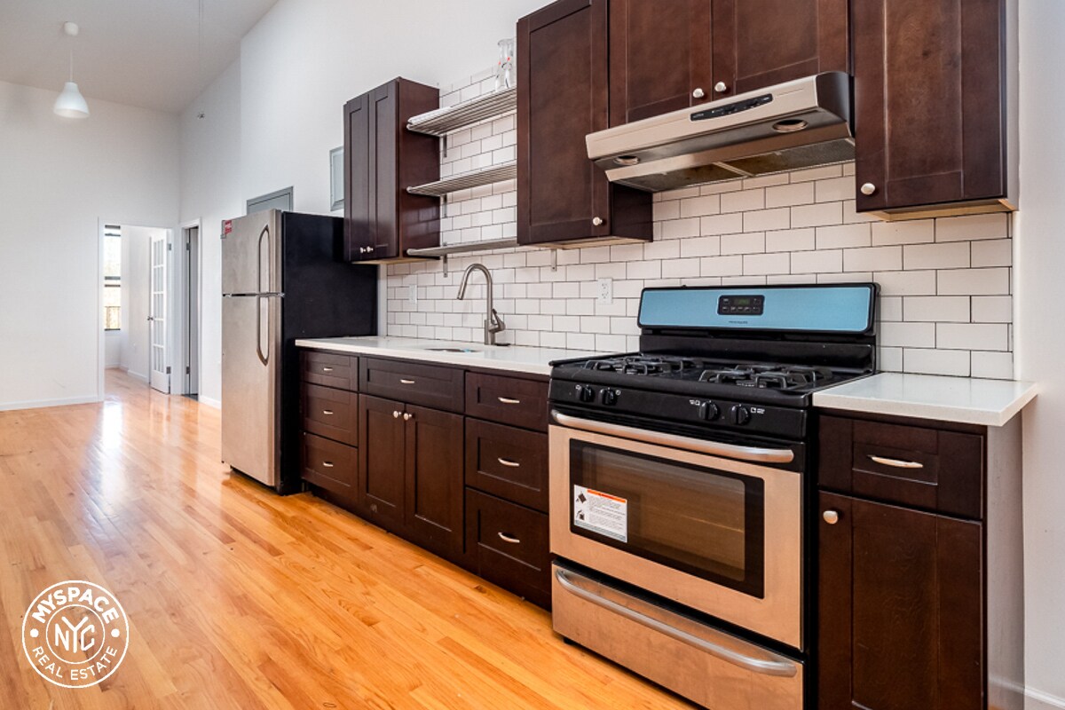Foto principal - 167 Wilson Ave