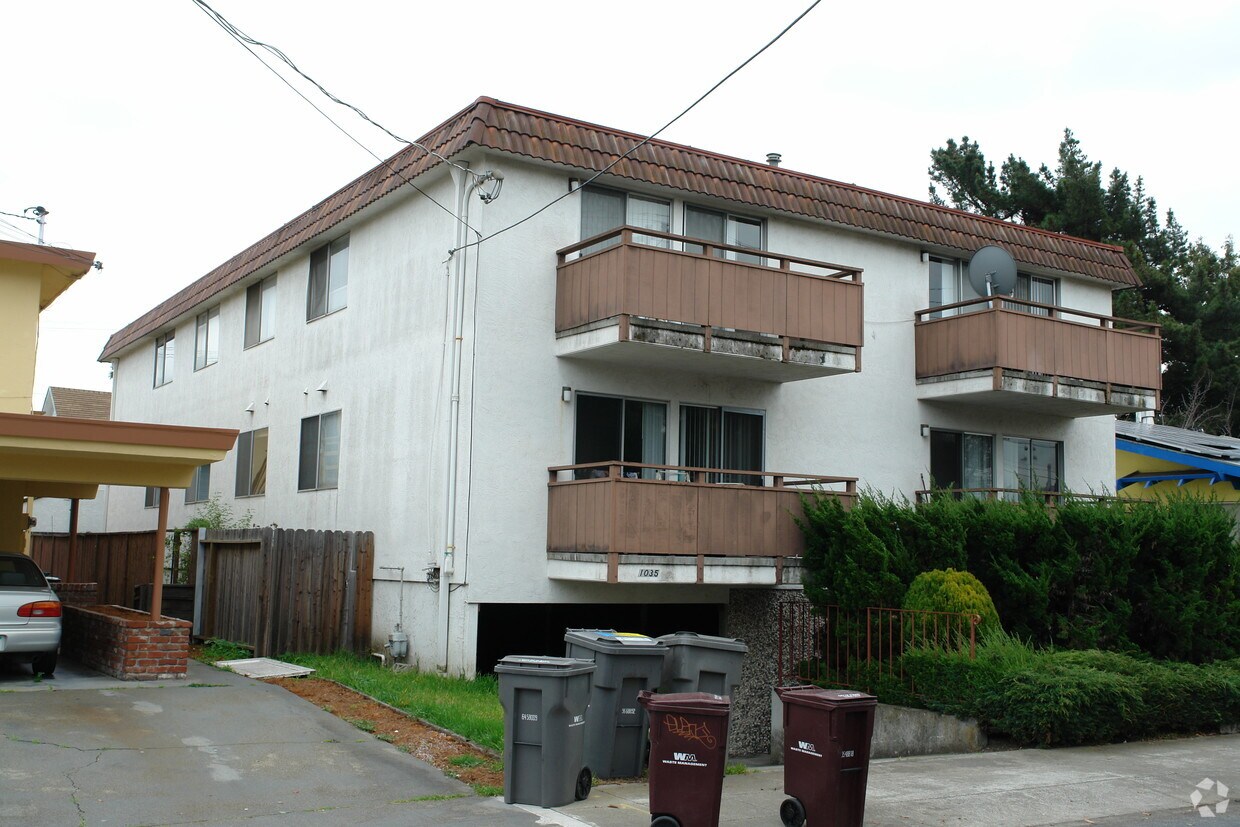 Primary Photo - 1035 Kains Ave