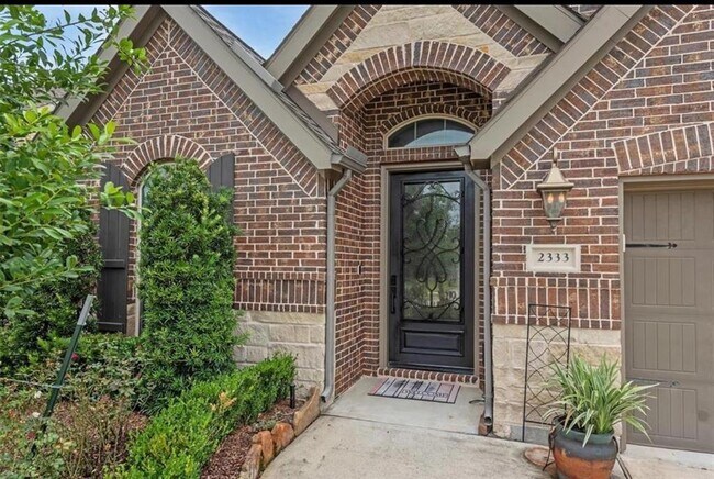 Foto del edificio - 2333 Mayfield Trail Ct