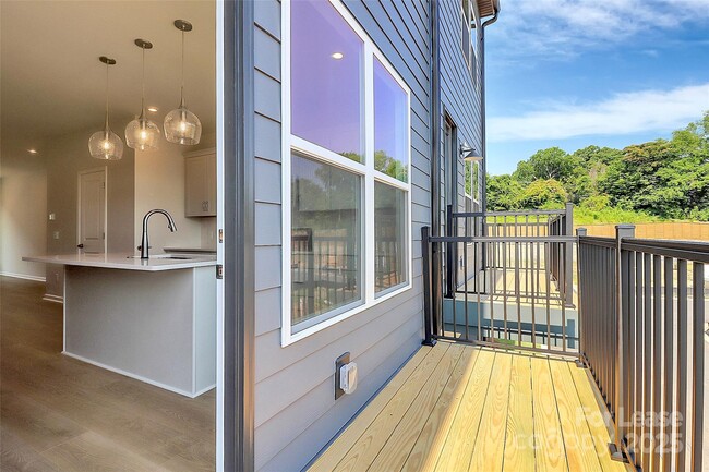 Building Photo - 5731 Castlerea Dr
