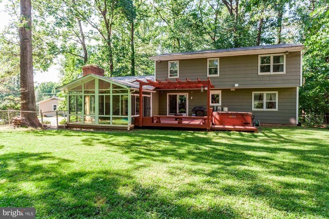 Building Photo - 5105 Summit Dr