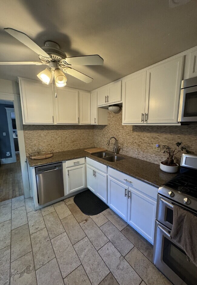 Foto del edificio - 3 Bedroom + Den in Minneapolis