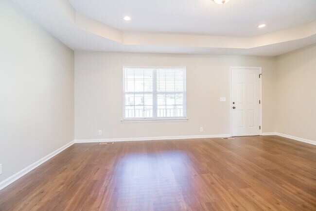 Building Photo - 634 Woodland Hills Dr