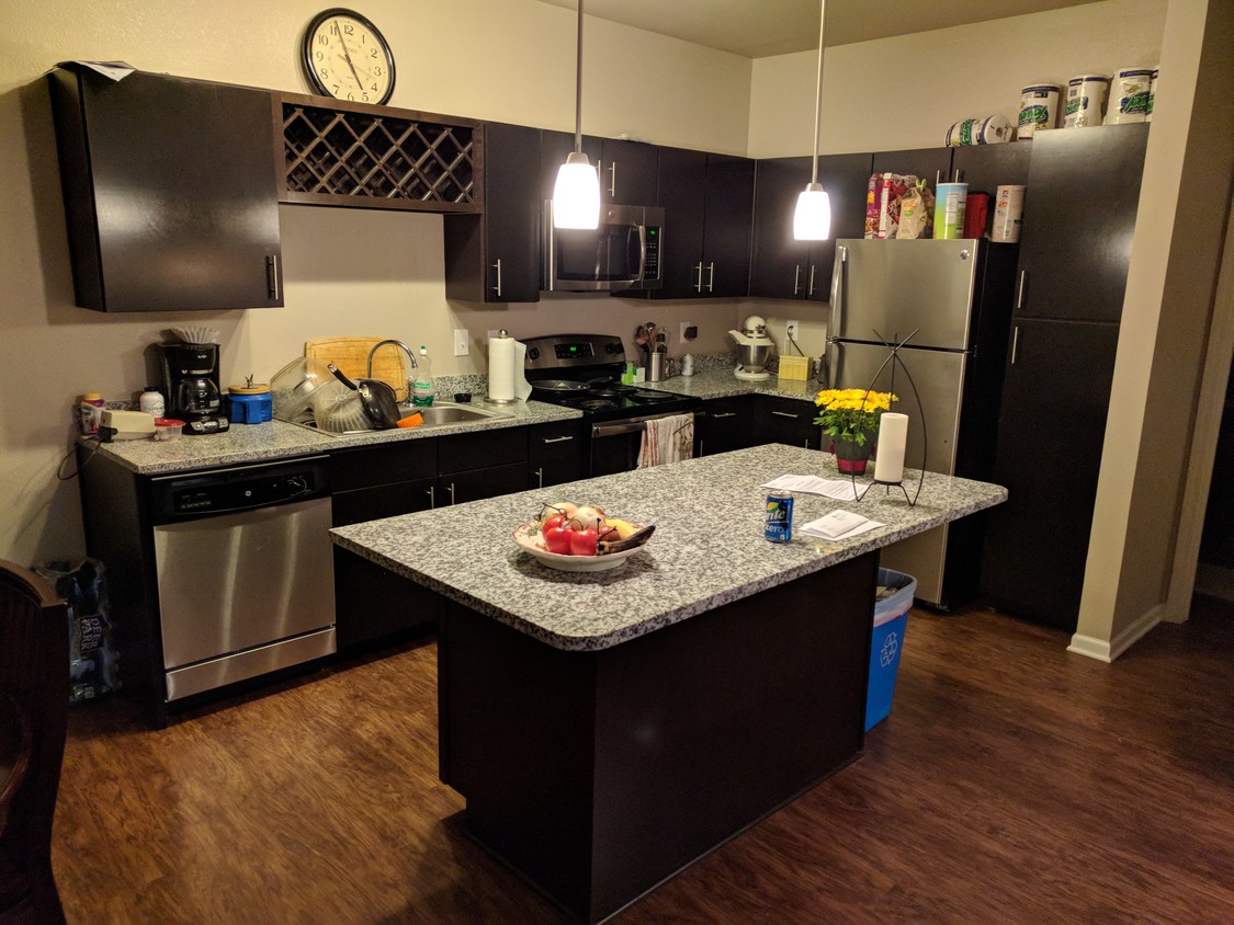 Kitchen area - 1809 Integrity Way