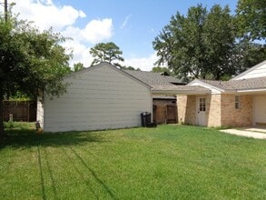 Building Photo - 11815 Gardenglen Dr