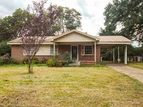 Building Photo - 2822 Brooklane Dr