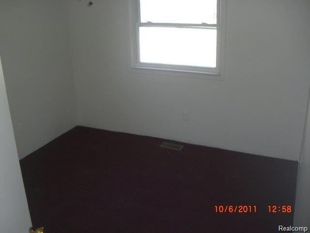Building Photo - 21165 Abrahm St