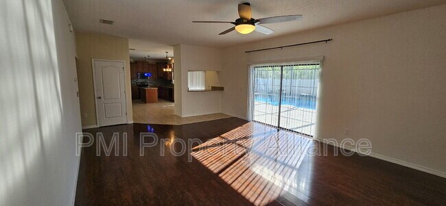 Foto del edificio - 2890 Spring Breeze Way