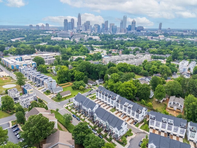 Photo - 644 W End Dr Townhome