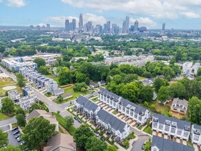 Building Photo - 642 W End Dr Building Photo - 642 W End Dr