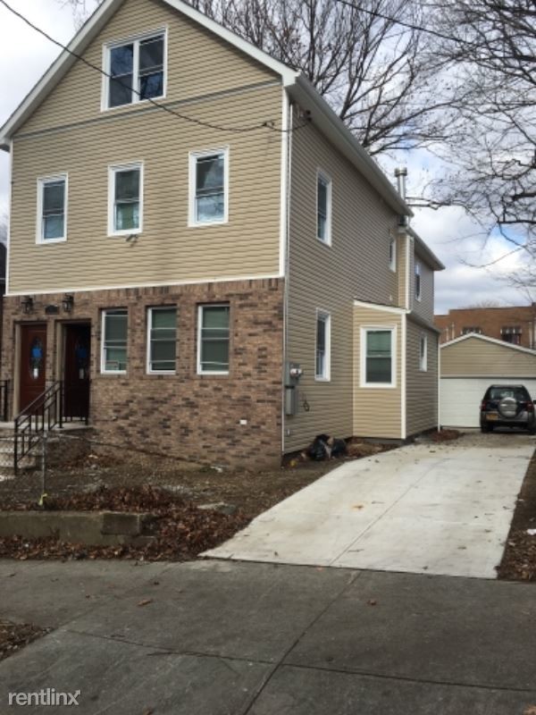 Primary Photo - 1 br, 1 bath Apartment - 647 E 219th St