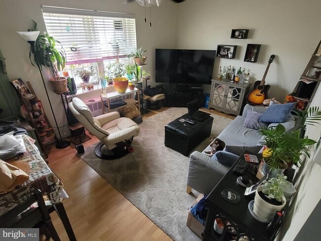 Building Photo - 633 Beulah Pl