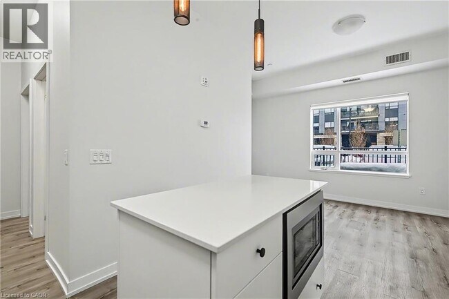 Building Photo - 251 Northfield Dr E