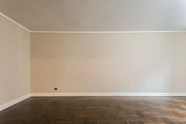 Building Photo - 4 Midland Gardens