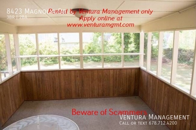 Foto del edificio - 8423 Magnolia Dr