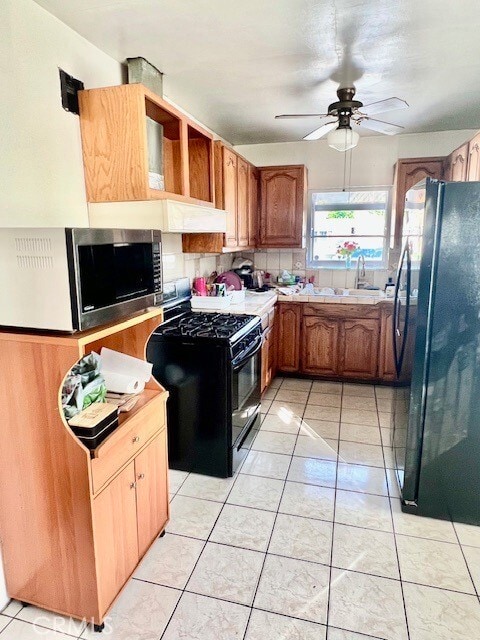 Building Photo - 16870 Wegman Dr