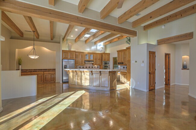 Building Photo - 6211 Sedona Dr NE