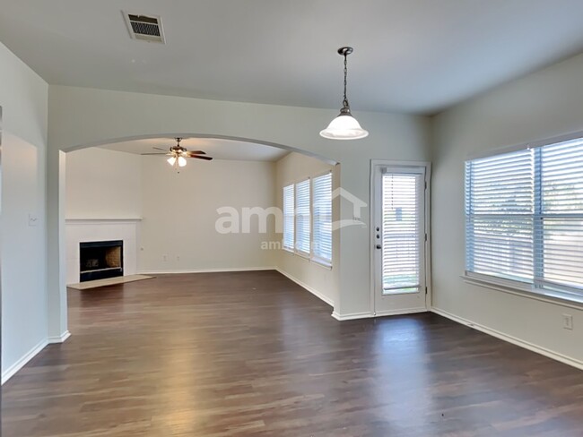 Building Photo - 256 Poplarwood Dr