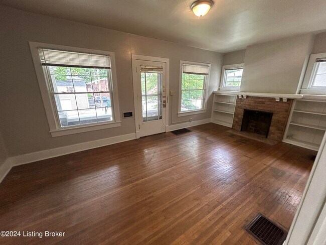 Building Photo - 2052 Midland Ave