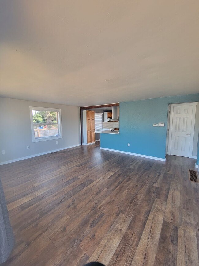 Foto del edificio - Beautifully updated 2 bedroom 1 bath home