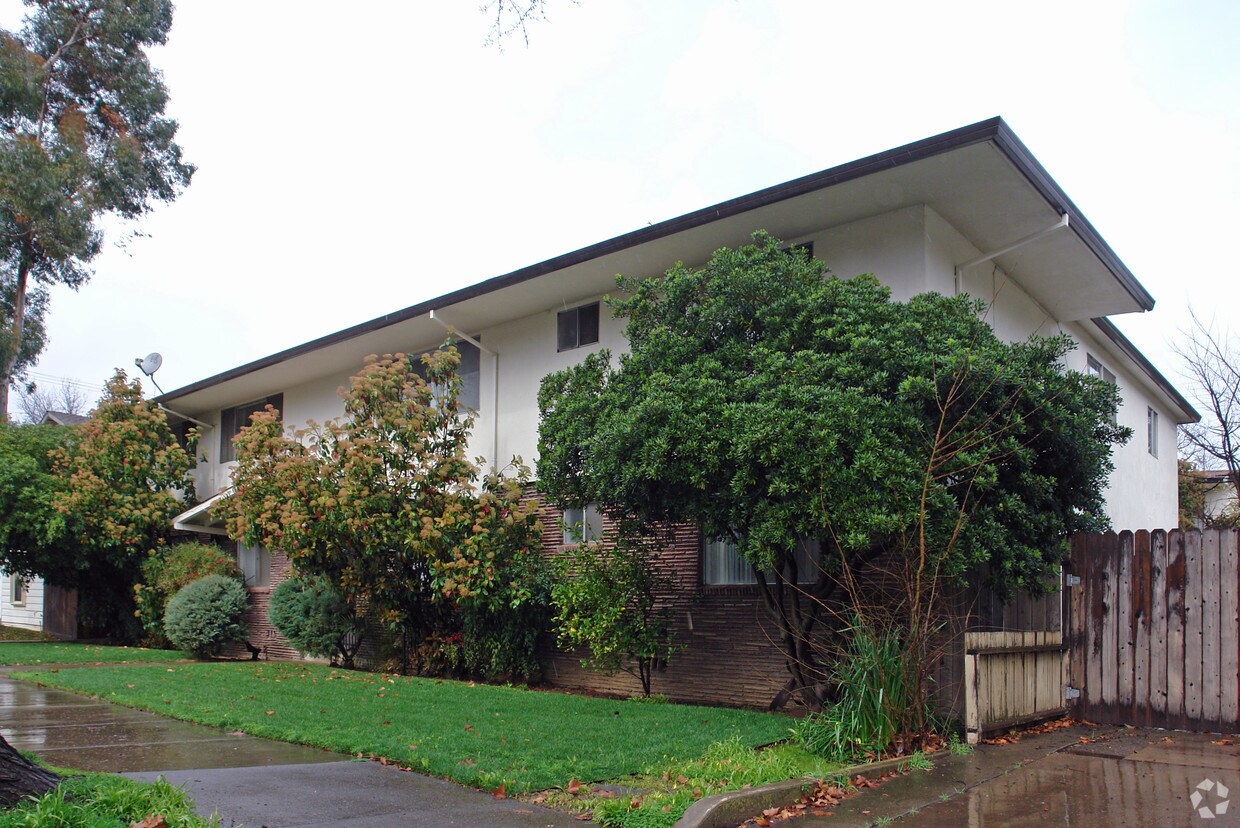 Foto principal - 2417 Castro Way