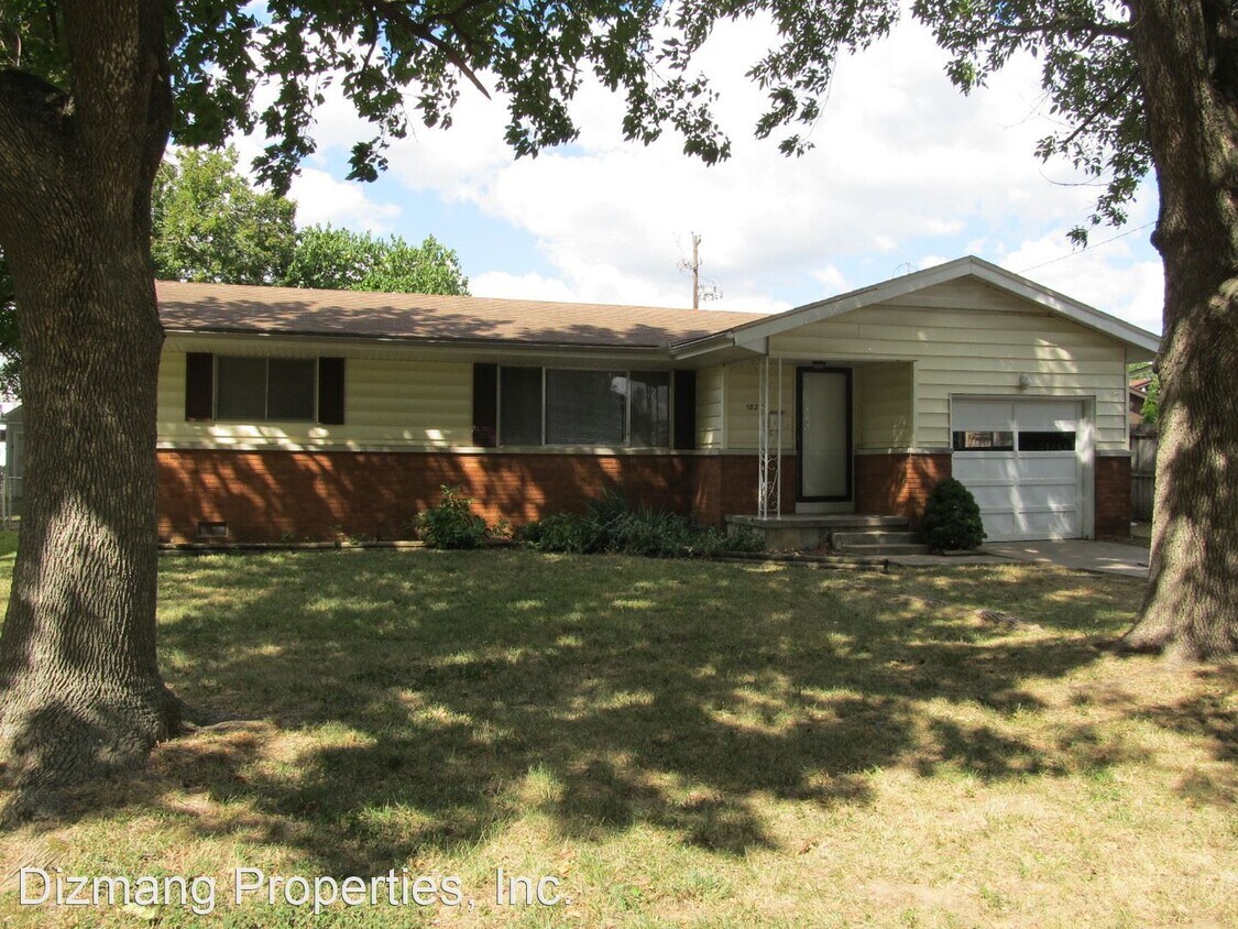 1827 S Plaza Ave, Springfield, MO 65804 House Rental in Springfield, MO