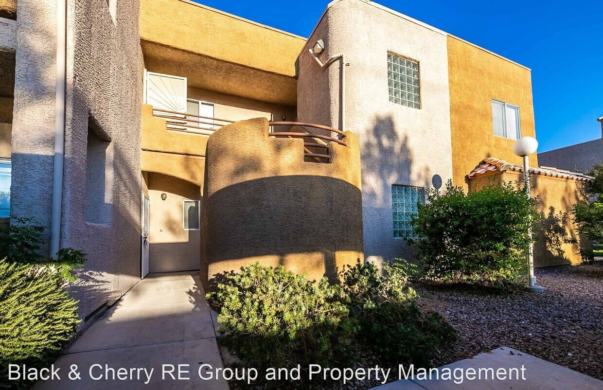 Foto principal - 2 br, 2 bath House - 6877 Tamarus St 204