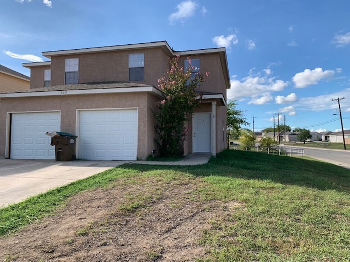 Primary Photo - Townhome for rent