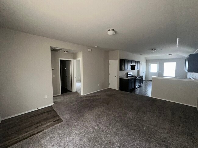 Building Photo - 137 N M Ave. El Reno, OK 73036