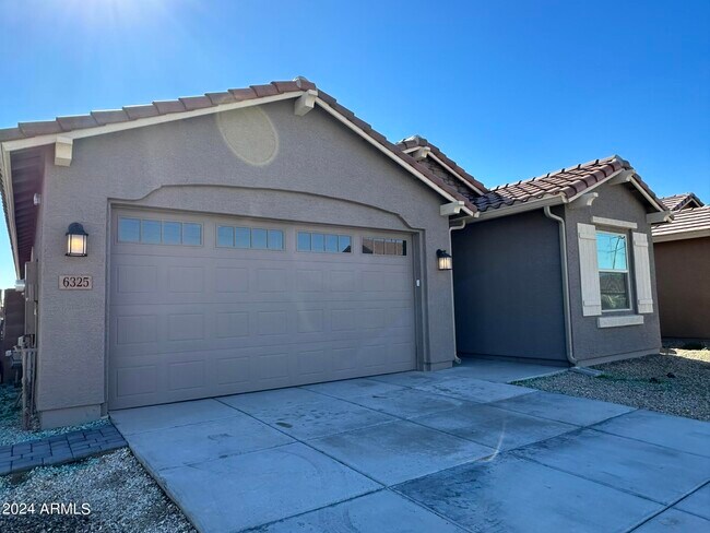 Building Photo - 6325 W Raymond St