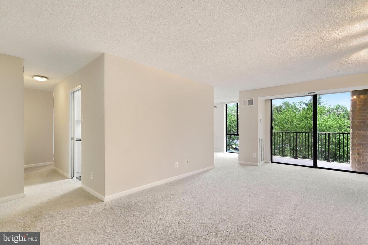 2300 Pimmit Dr Unit 404, Falls Church, VA 22043 Condo for Rent in