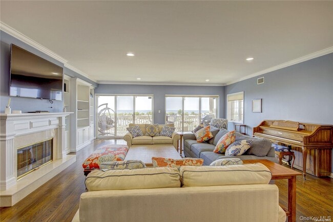 Building Photo - 1051 Oceanfront