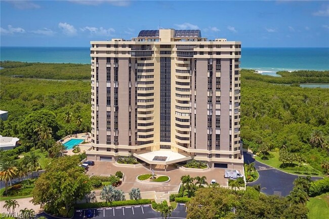 Foto del edificio - 6001 Pelican Bay Blvd