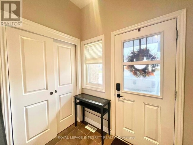 Building Photo - 518 Paine Ave