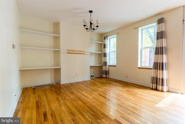 Building Photo - 1811 Pemberton St