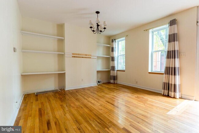 Foto del edificio - 1811 Pemberton St