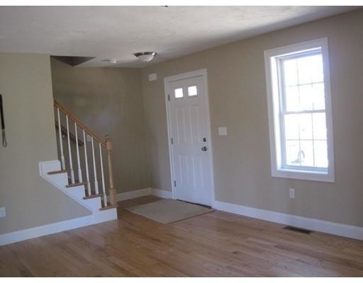 Building Photo - 12 Everett St