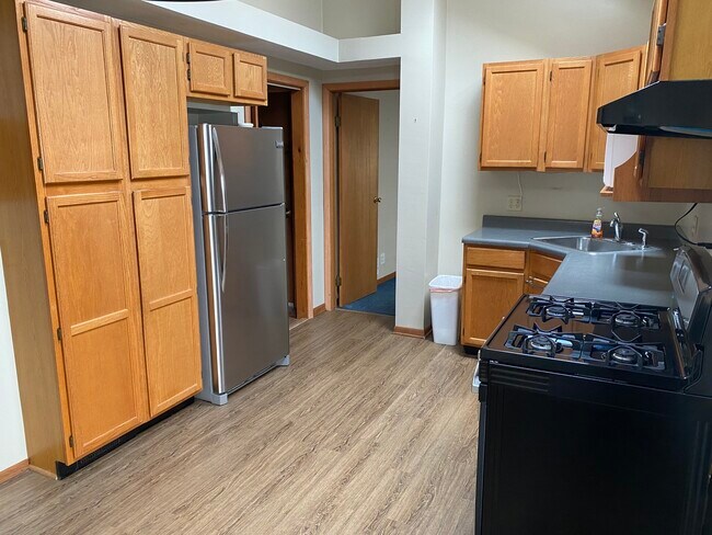 Foto del edificio - 1338 W Chestnut St