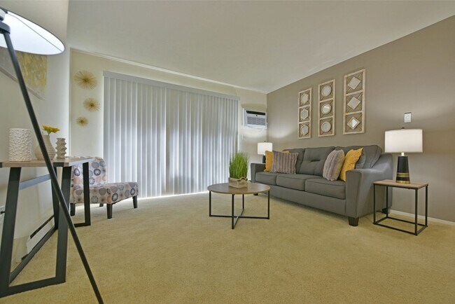 Sala de estar - Eastgate Woods Apartments